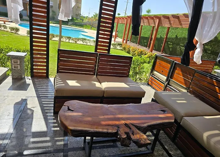 Chic 4 *